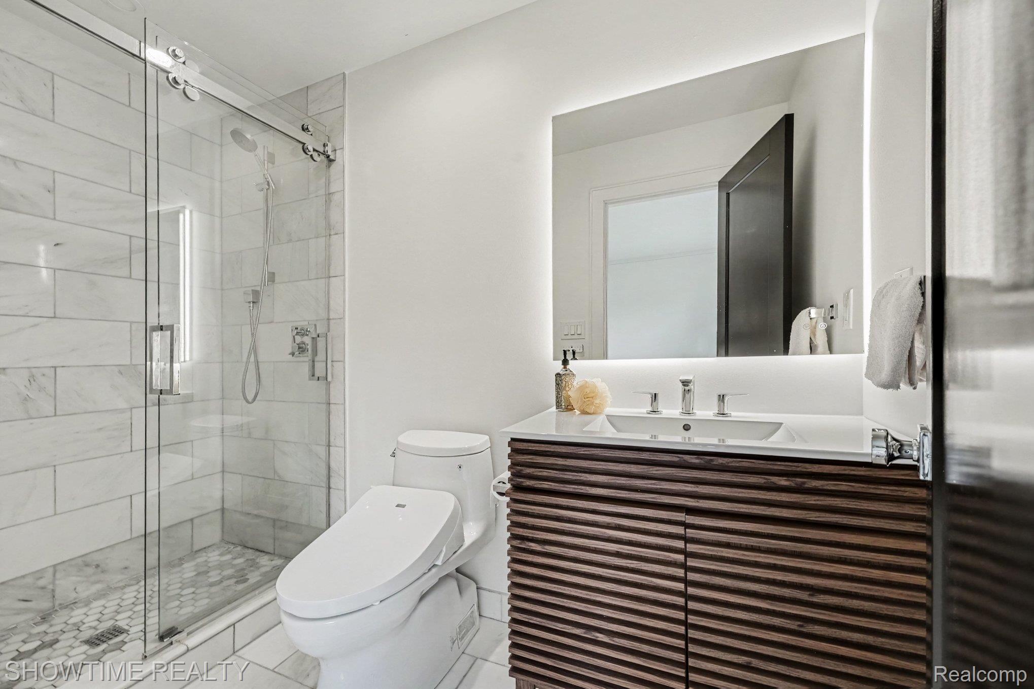 42160 Woodward Avenue Unit: 39