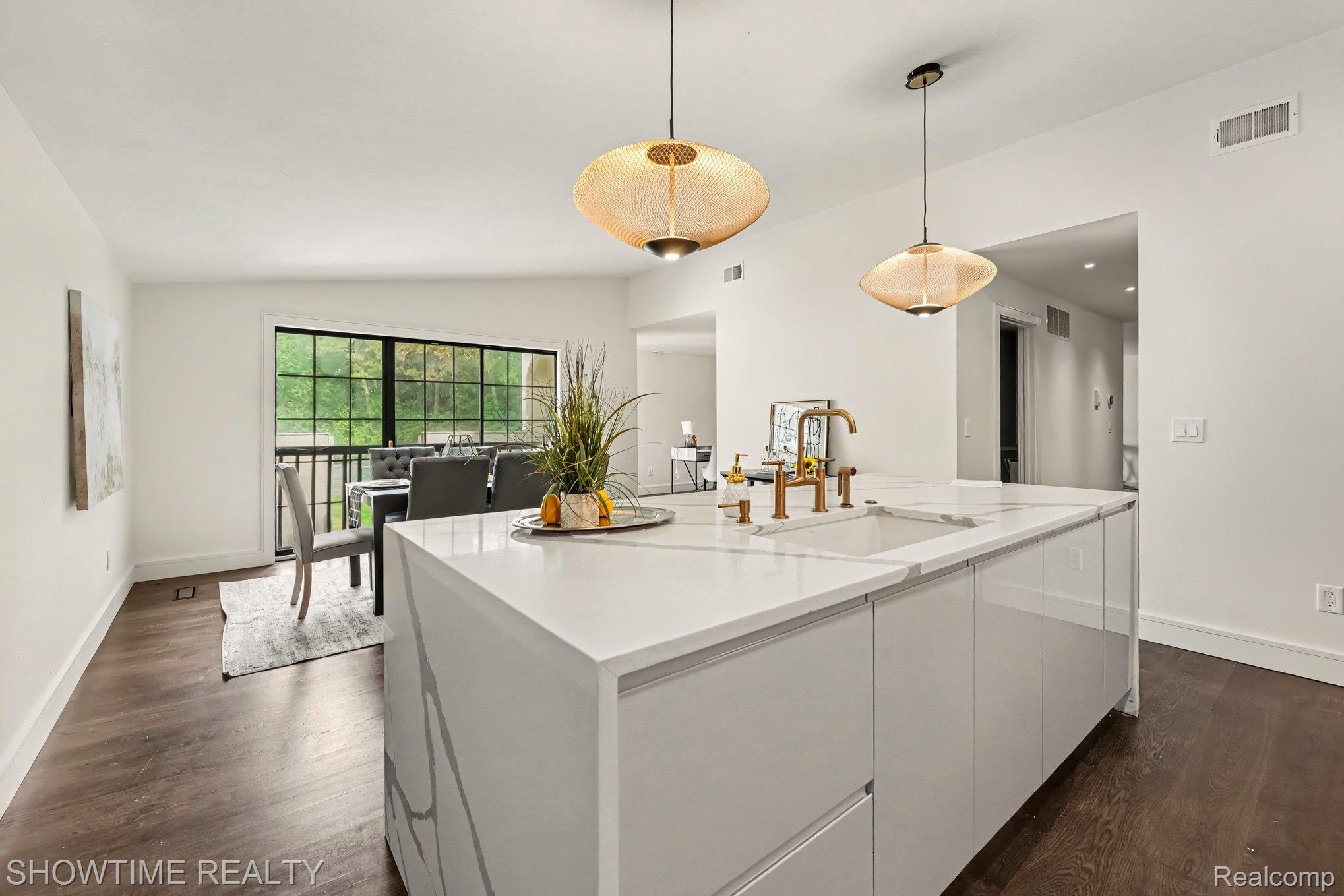 42160 Woodward Avenue Unit: 39