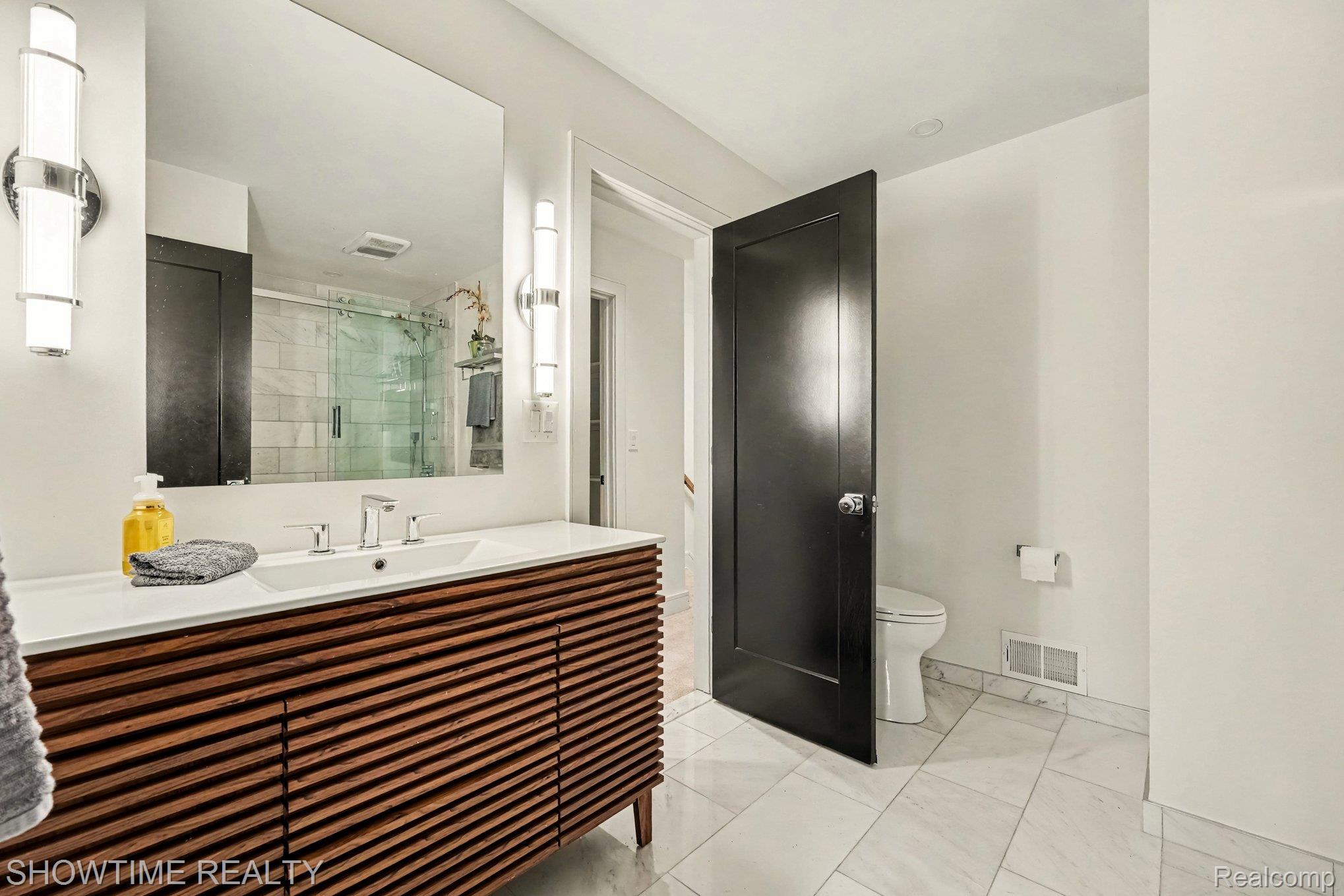 42160 Woodward Avenue Unit: 39