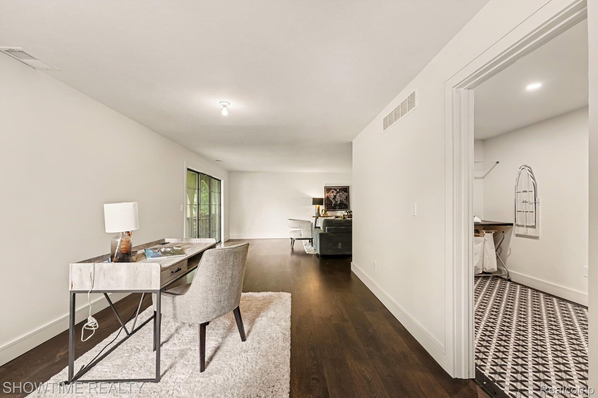 42160 Woodward Avenue Unit: 39