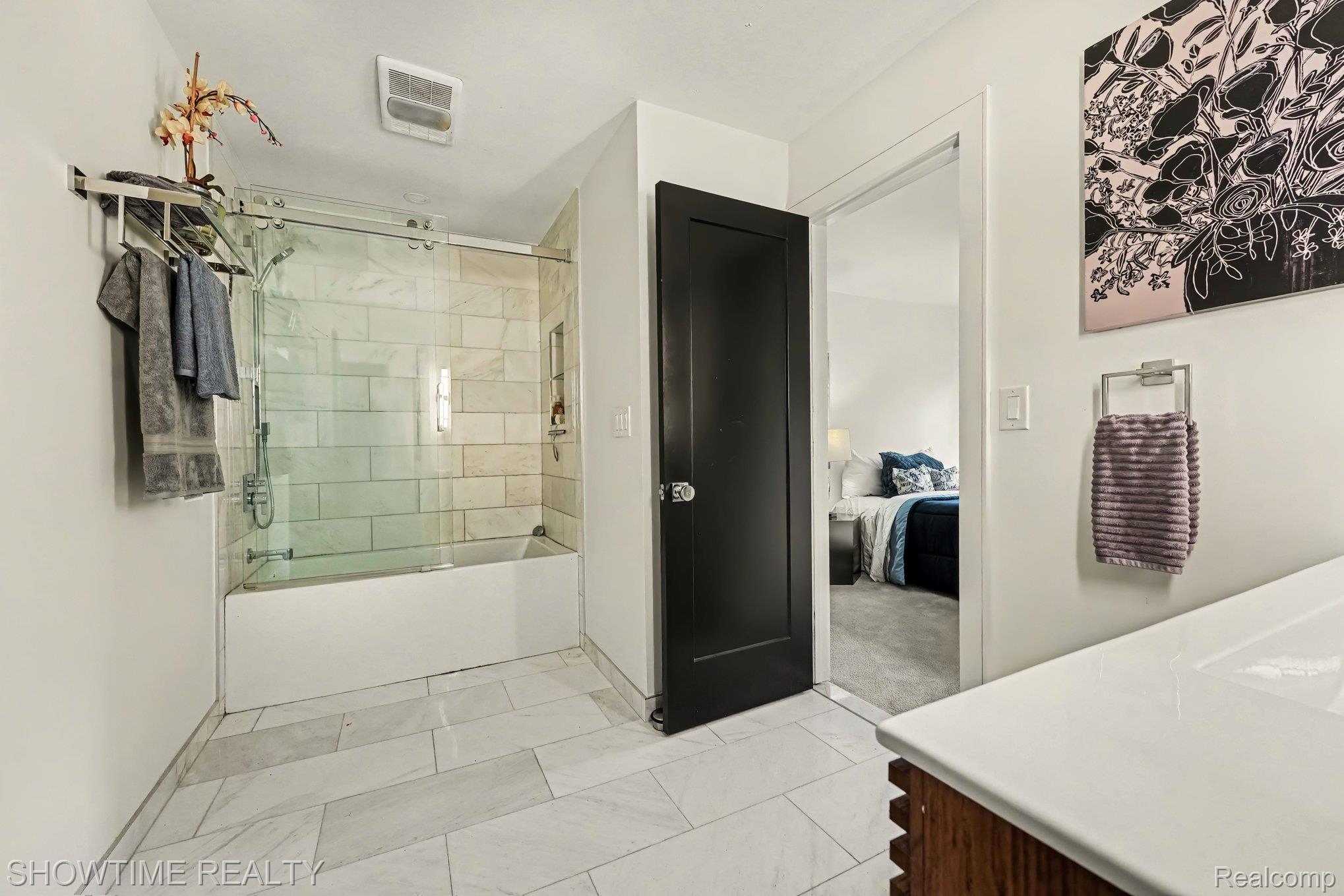42160 Woodward Avenue Unit: 39