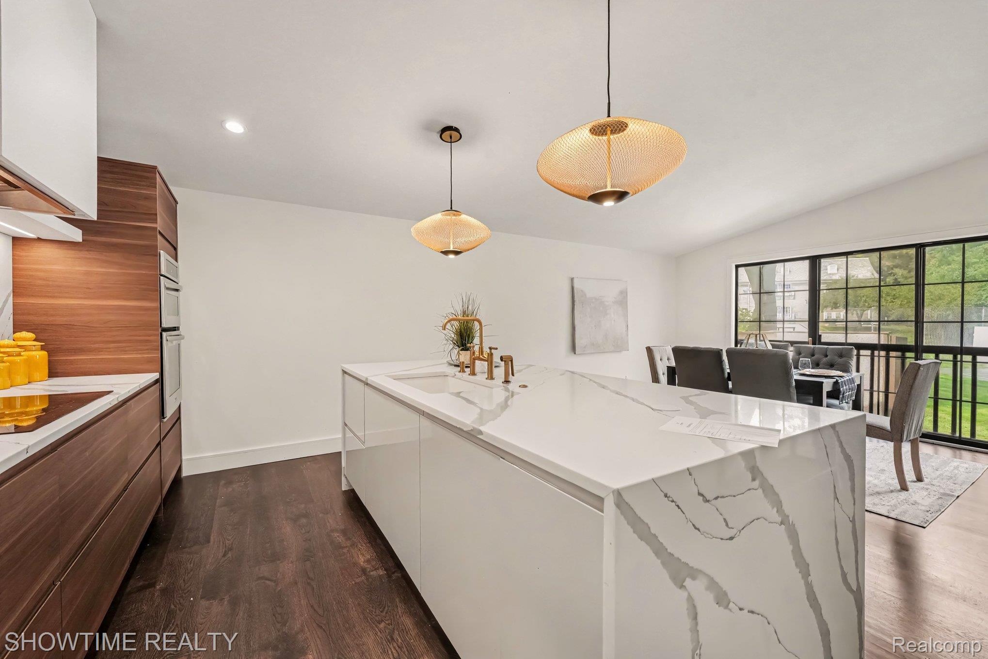 42160 Woodward Avenue Unit: 39