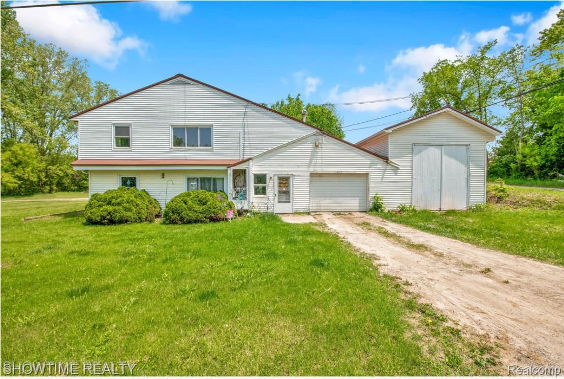 654 N BLACKS CORNERS Road