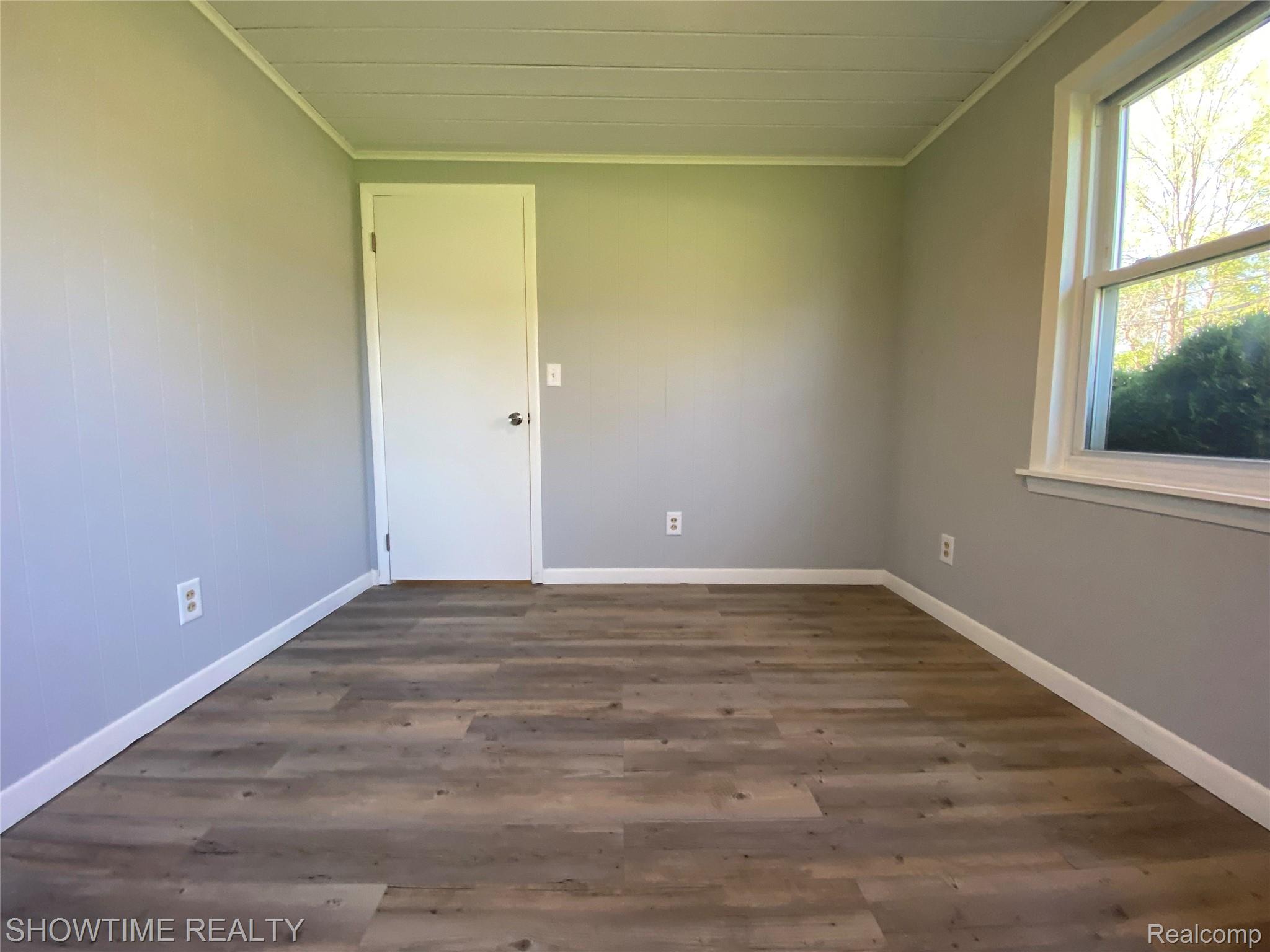 654 N BLACKS CORNERS Road