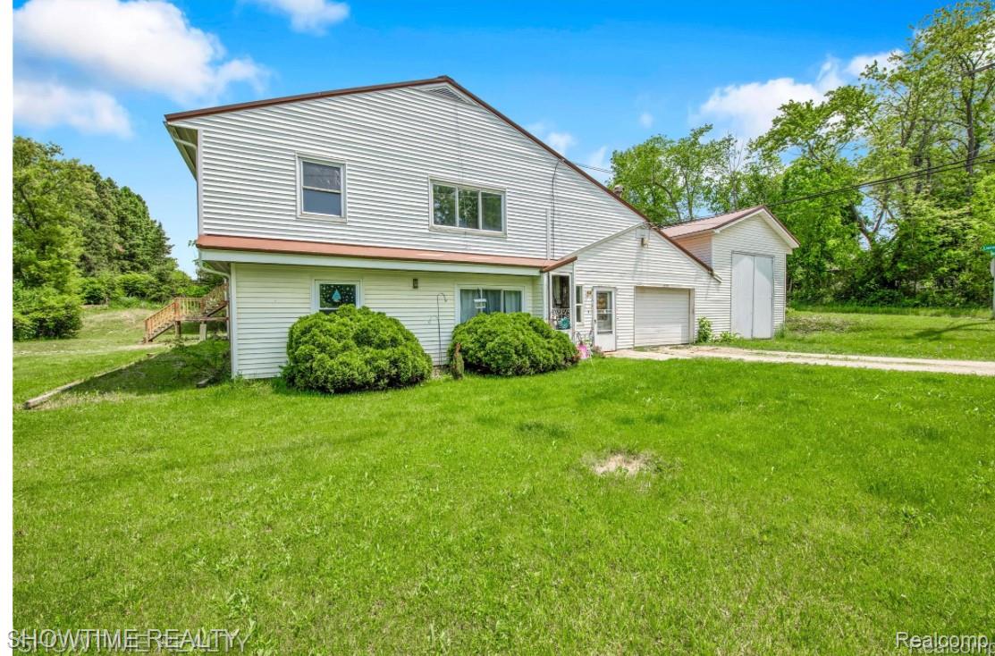 654 N BLACKS CORNERS Road