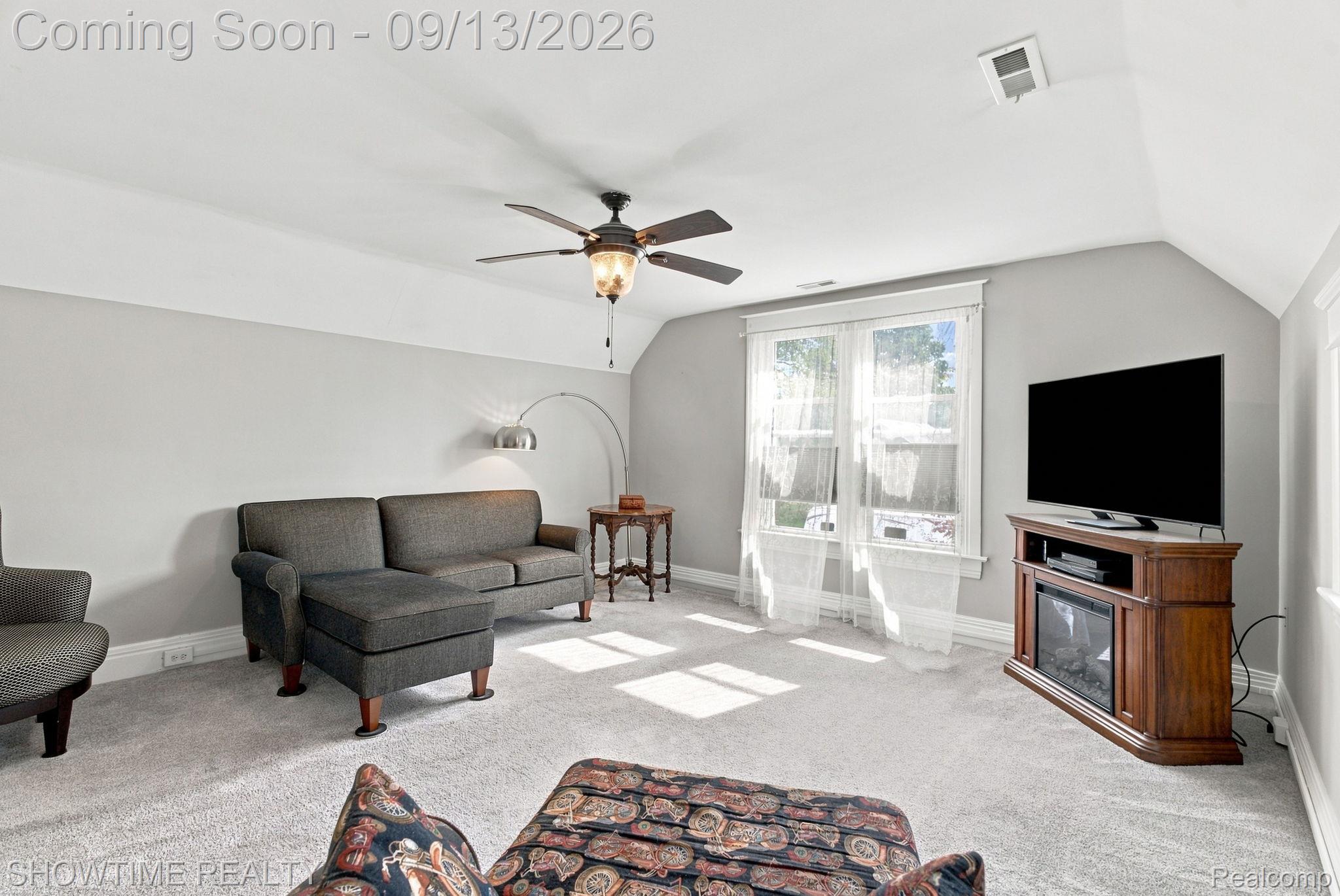 1513 Saint Clair Boulevard