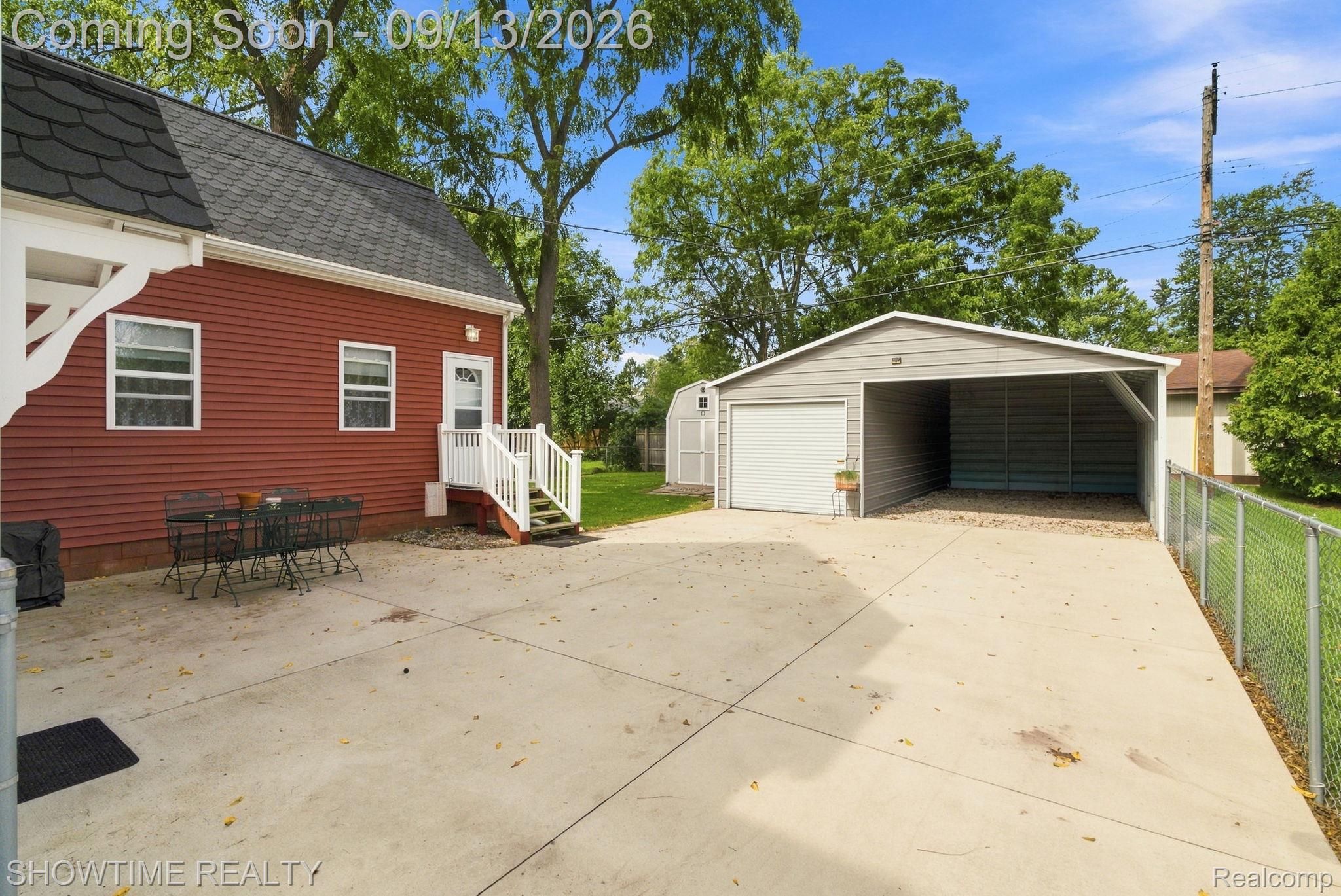 1513 Saint Clair Boulevard
