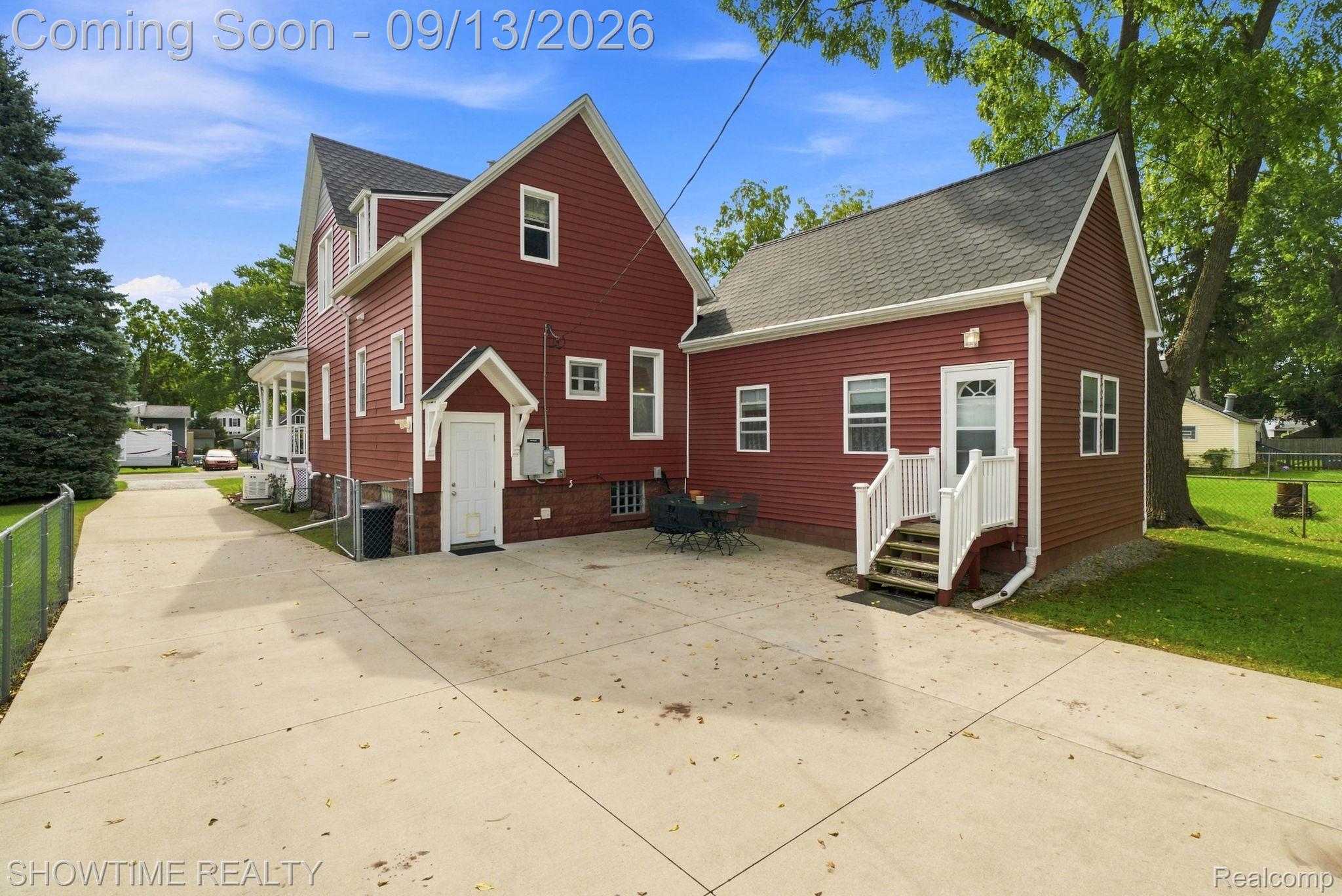 1513 Saint Clair Boulevard