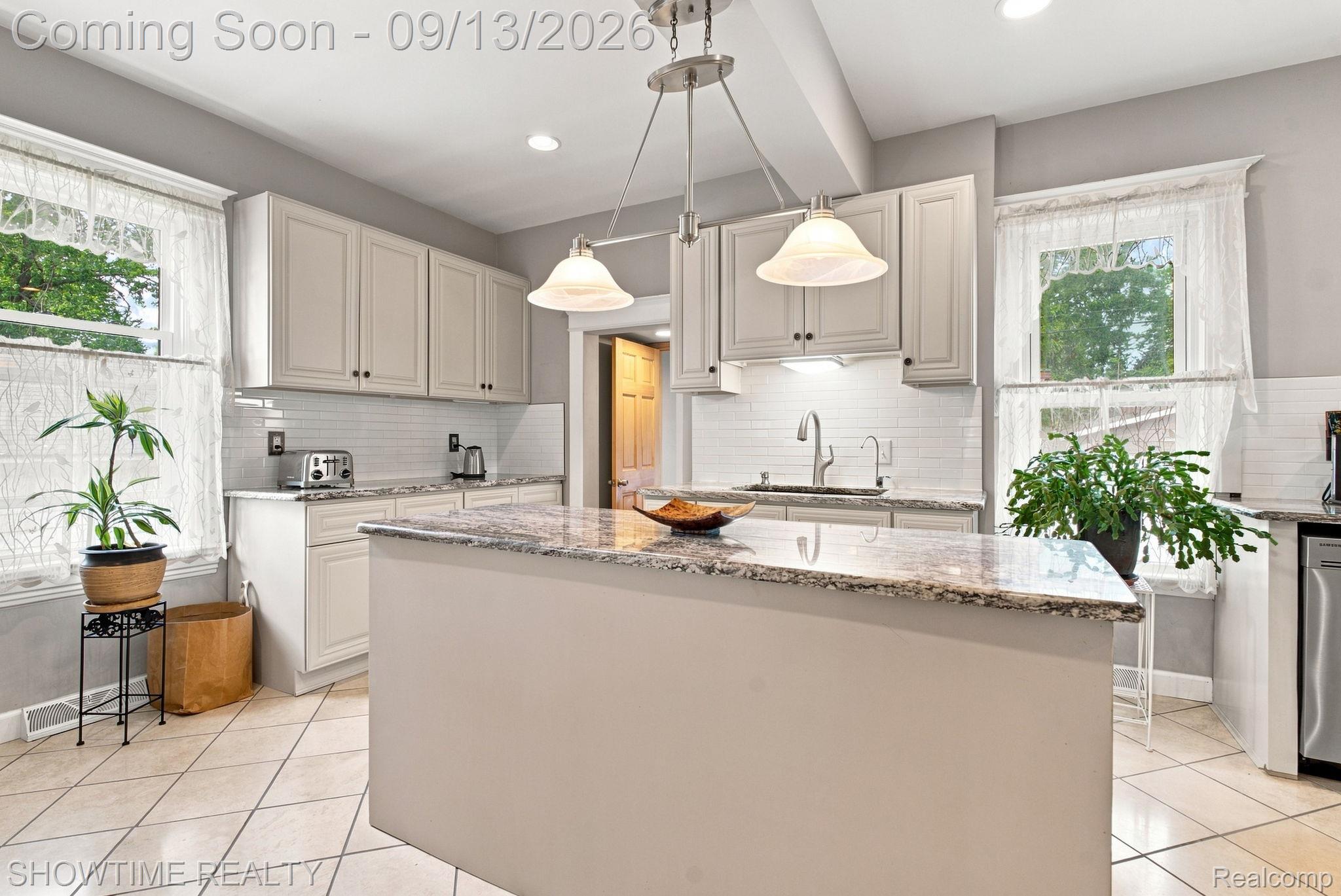 1513 Saint Clair Boulevard