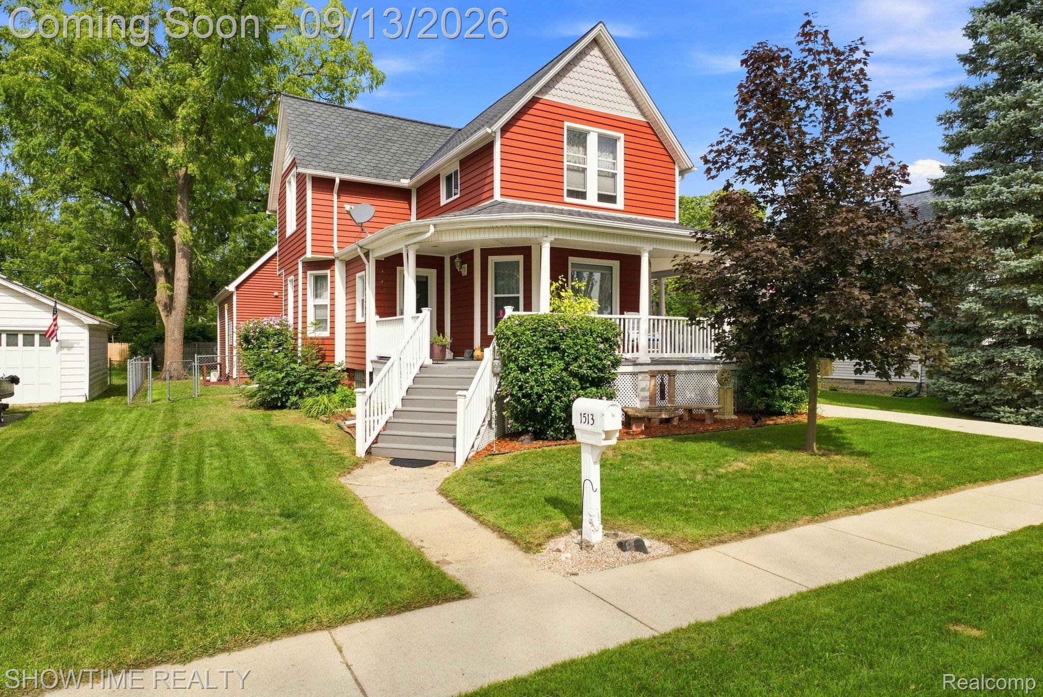 1513 Saint Clair Boulevard