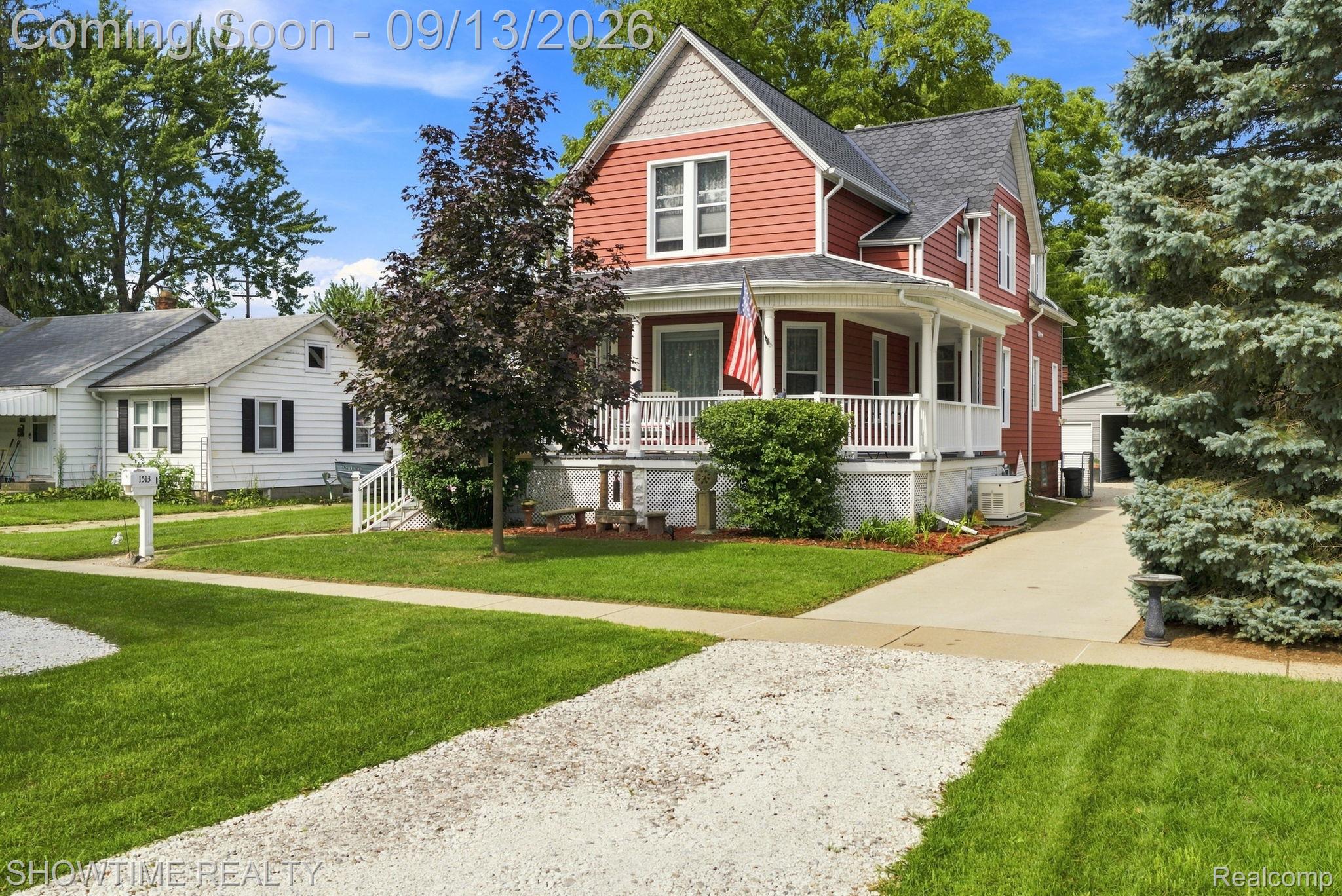 1513 Saint Clair Boulevard