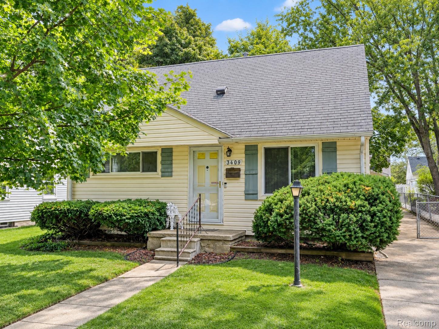 3409 Woodland Avenue