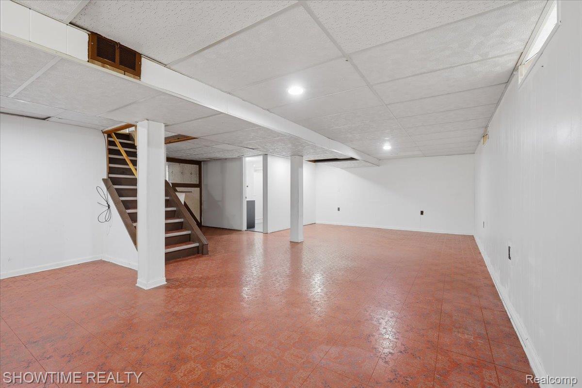 4922 Sanford Drive