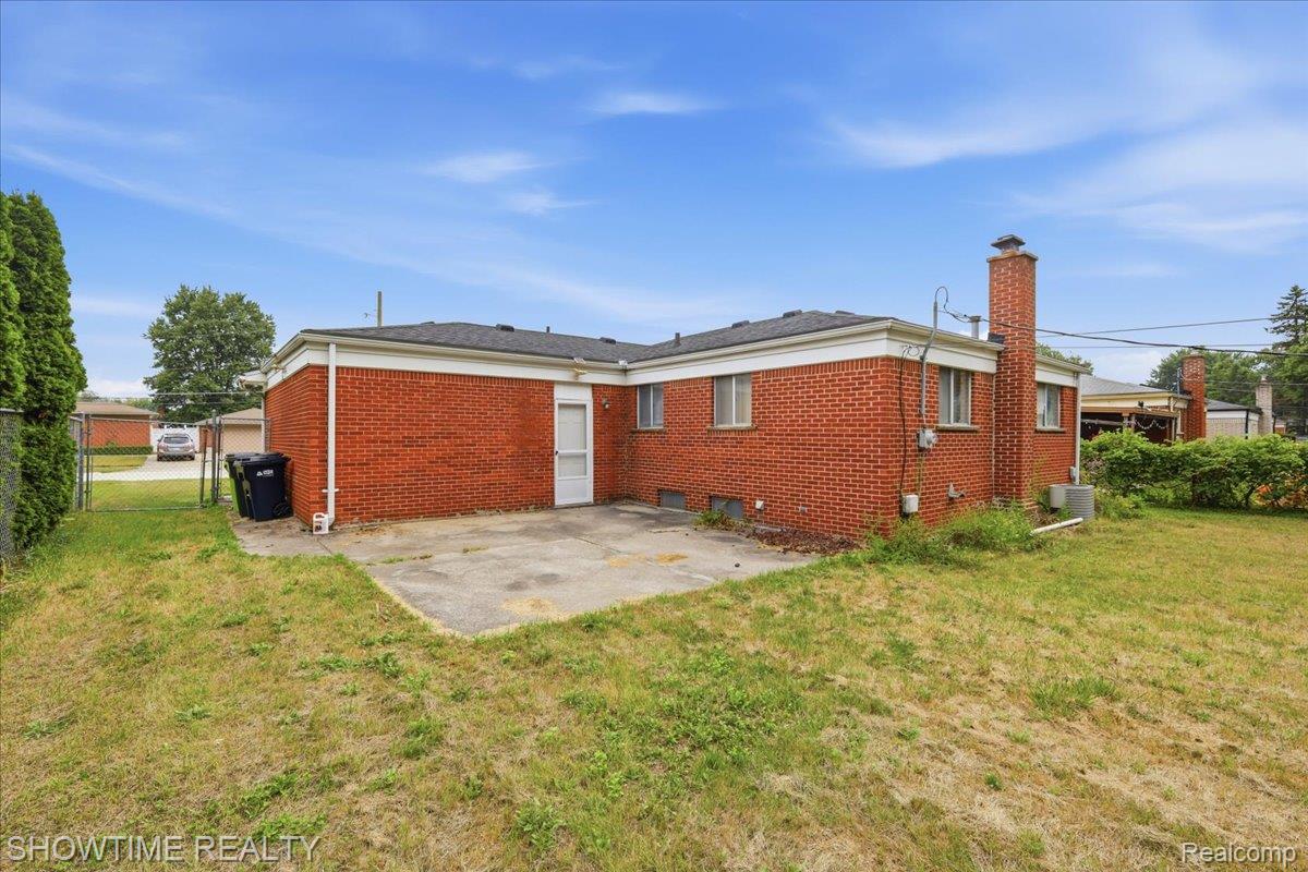 4922 Sanford Drive