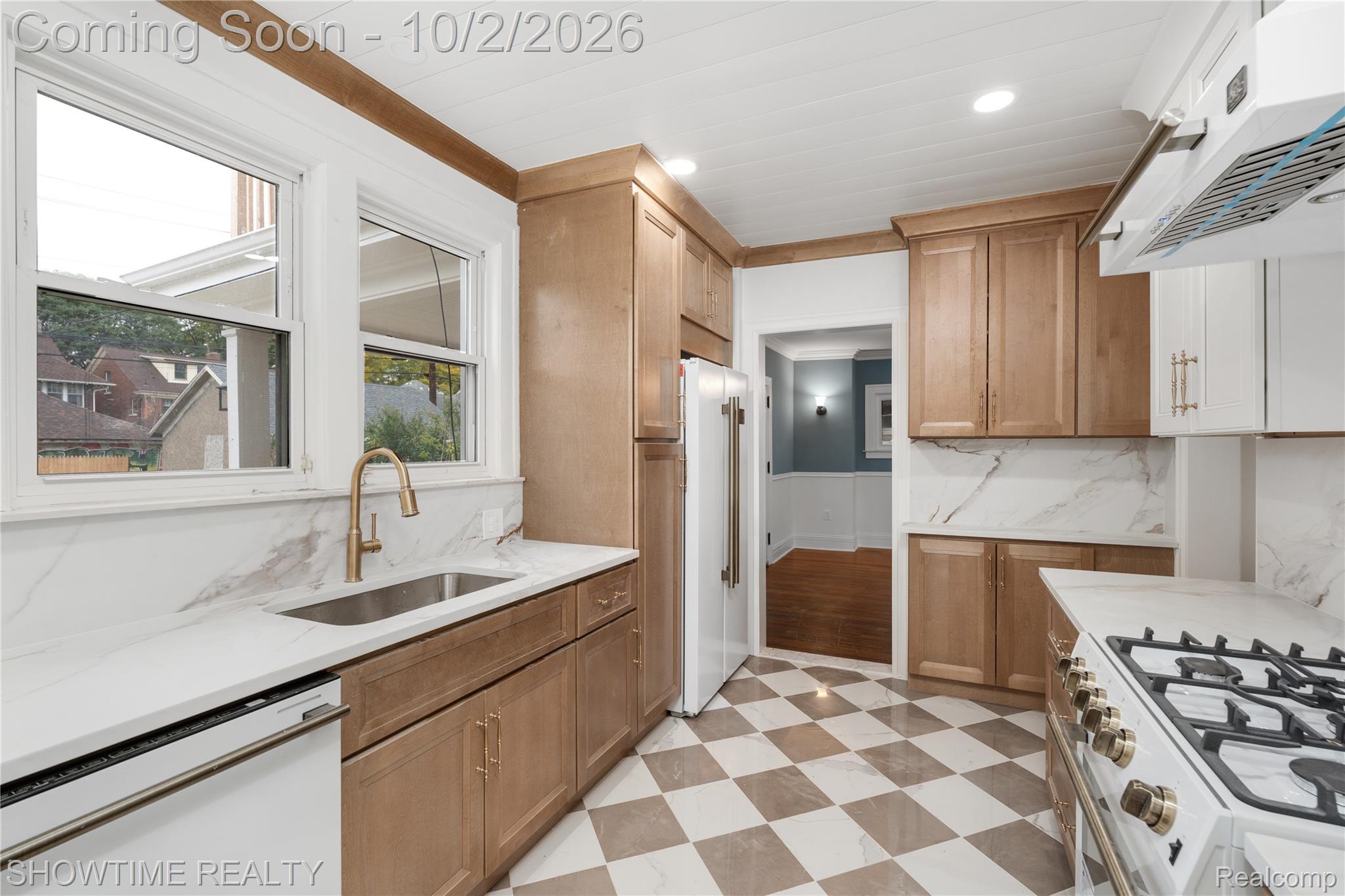 2437 Longfellow Street