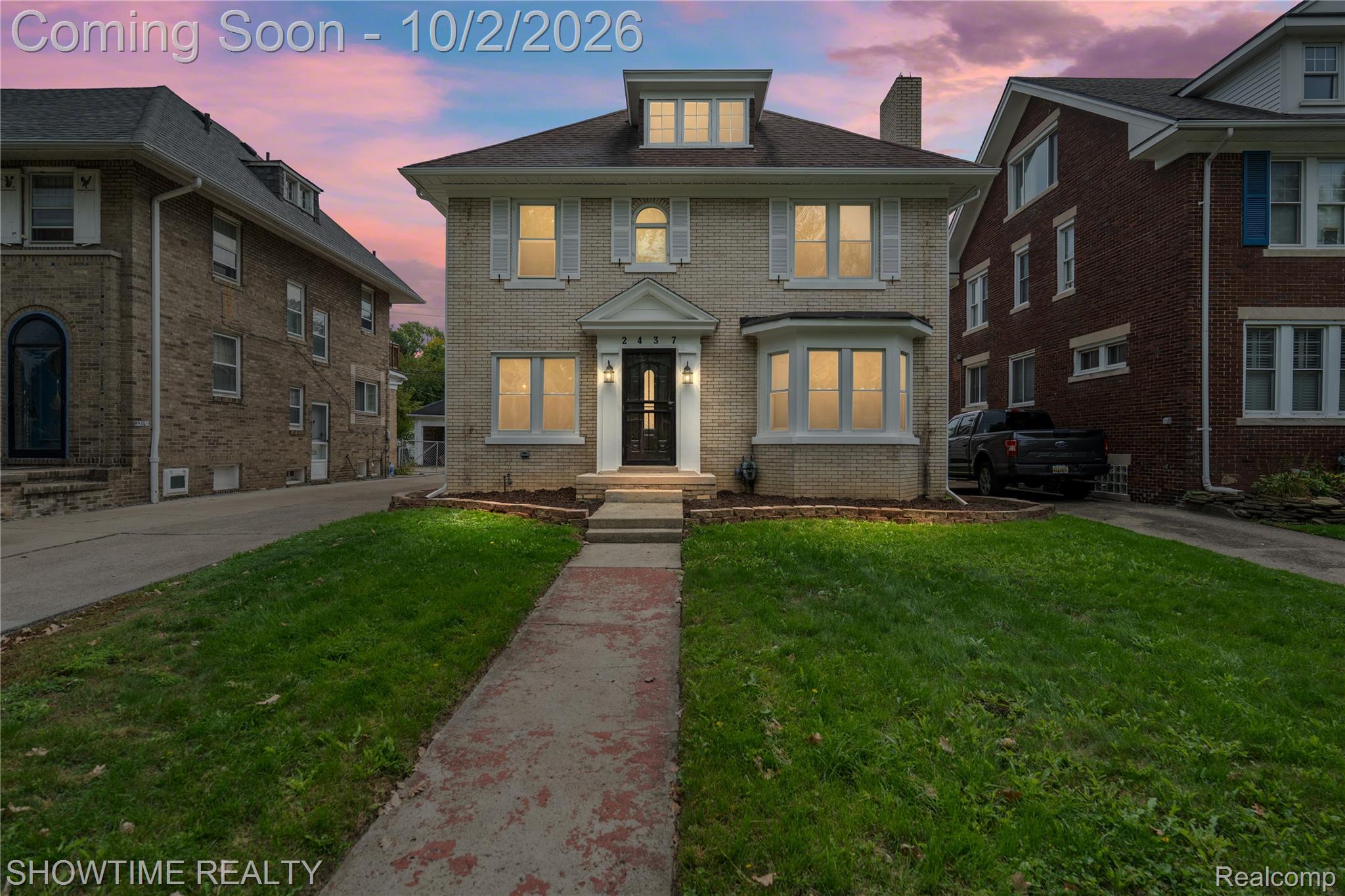 2437 Longfellow Street