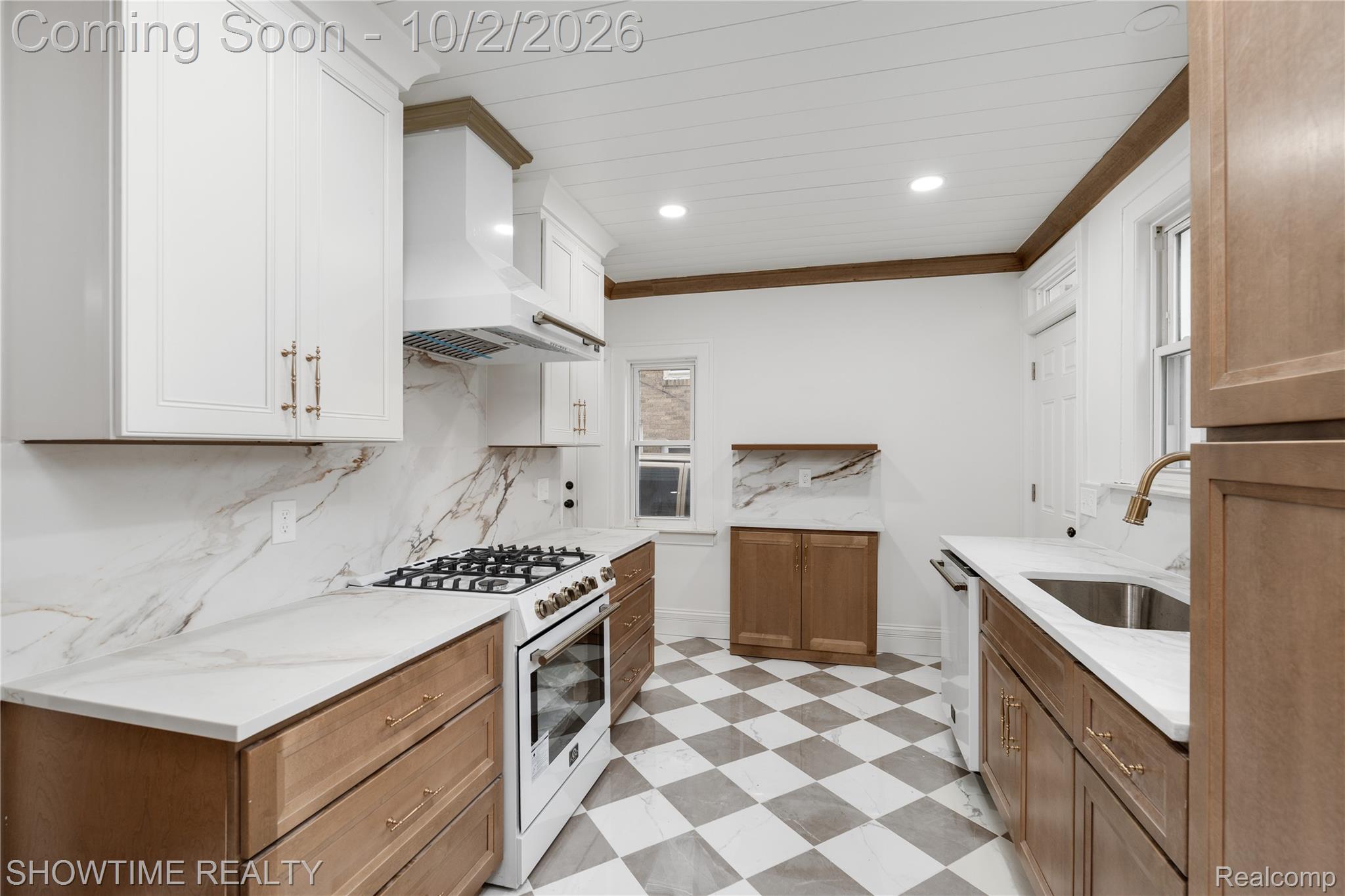 2437 Longfellow Street