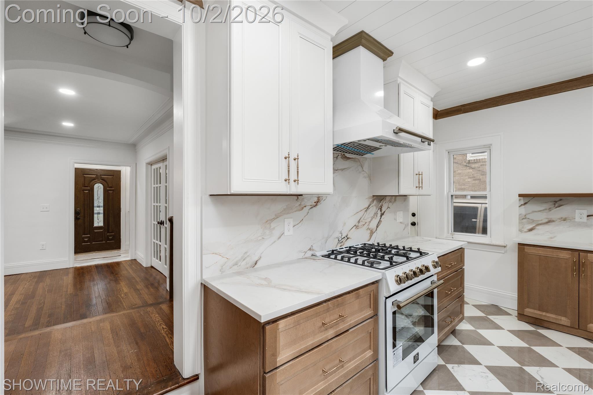 2437 Longfellow Street