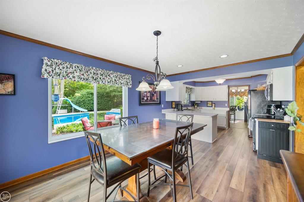 8993 Mary Ann Avenue