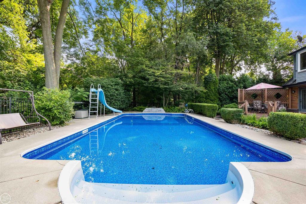 8993 Mary Ann Avenue