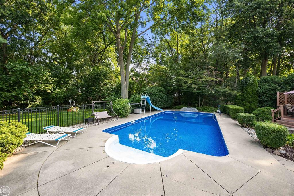 8993 Mary Ann Avenue