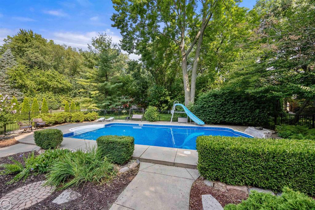 8993 Mary Ann Avenue