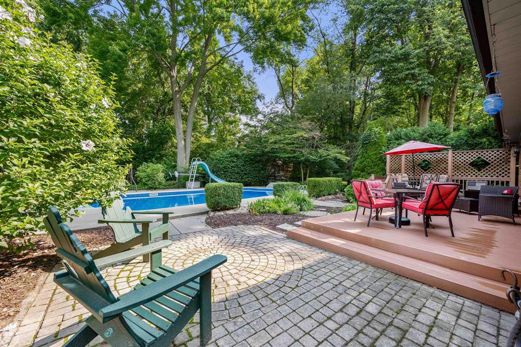 8993 Mary Ann Avenue