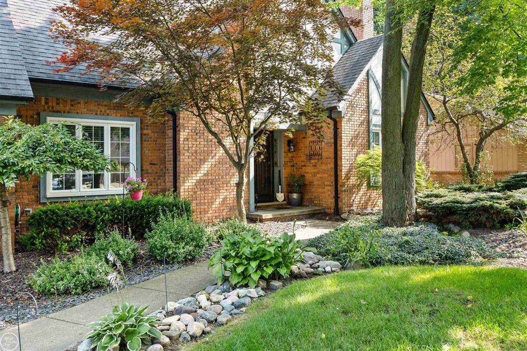 8993 Mary Ann Avenue