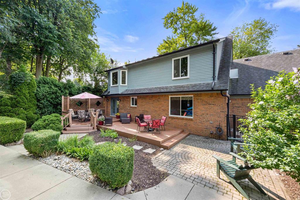 8993 Mary Ann Avenue