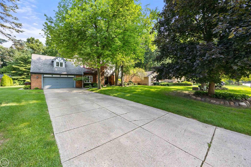 8993 Mary Ann Avenue