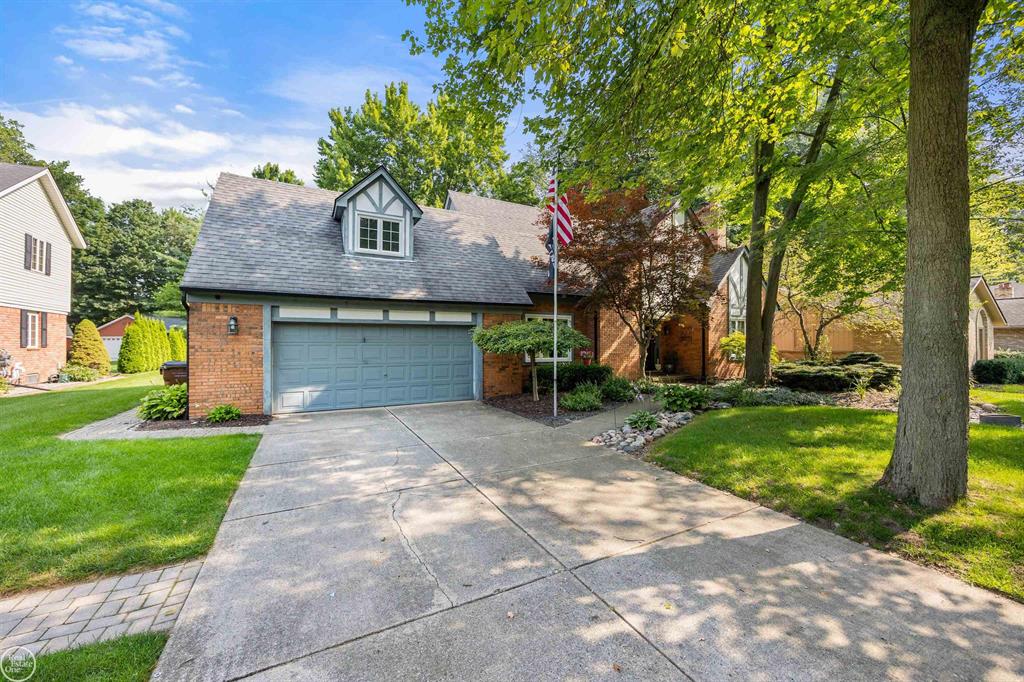 8993 Mary Ann Avenue