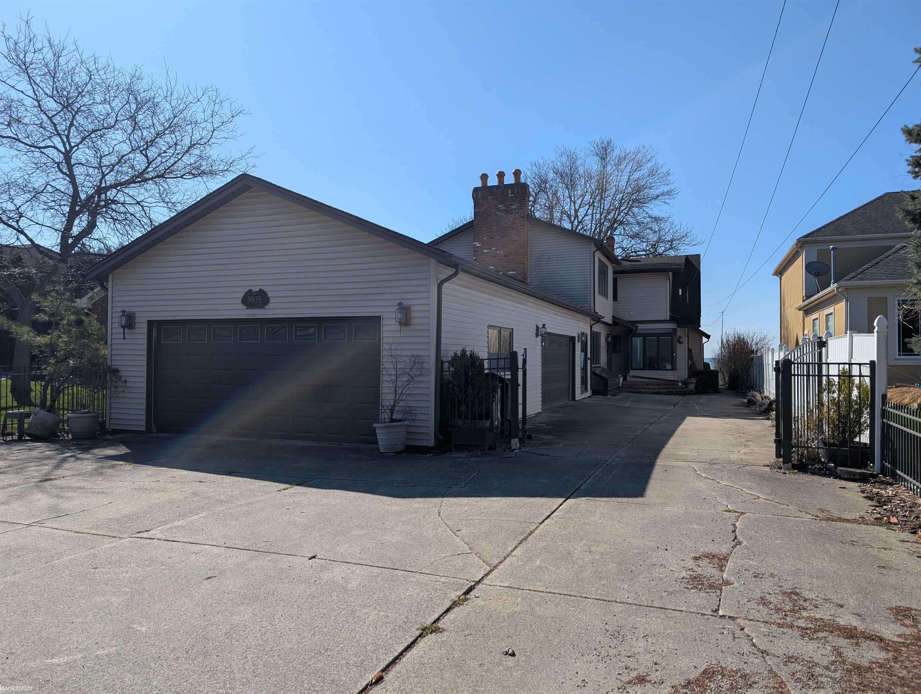 9935 Dixie Highway