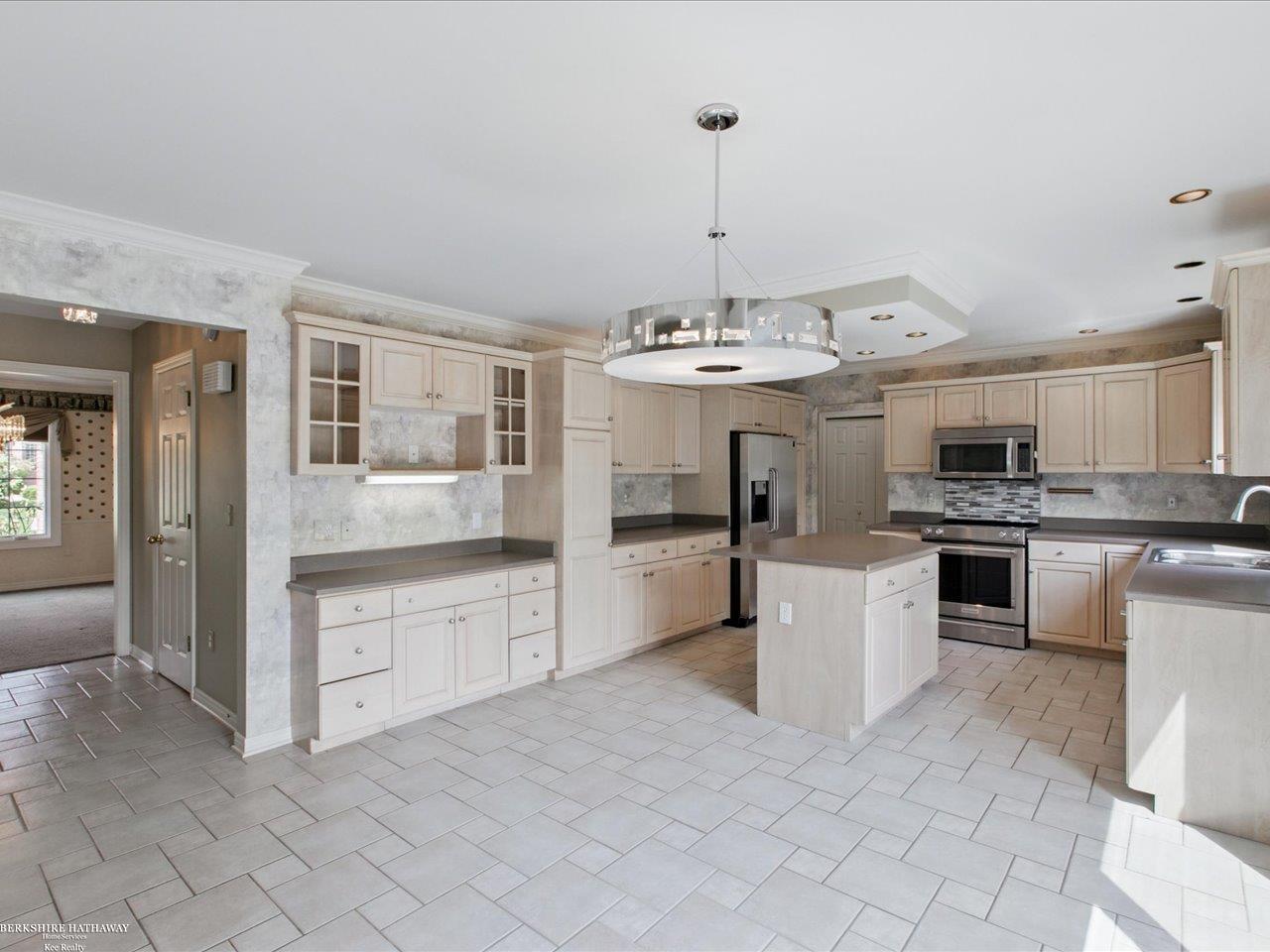 2849 Shorewood Boulevard