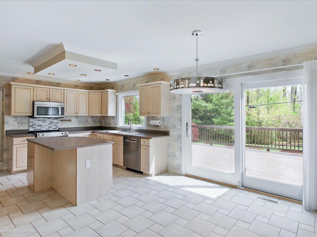 2849 Shorewood Boulevard