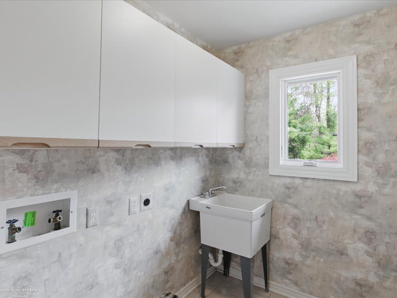 2849 Shorewood Boulevard