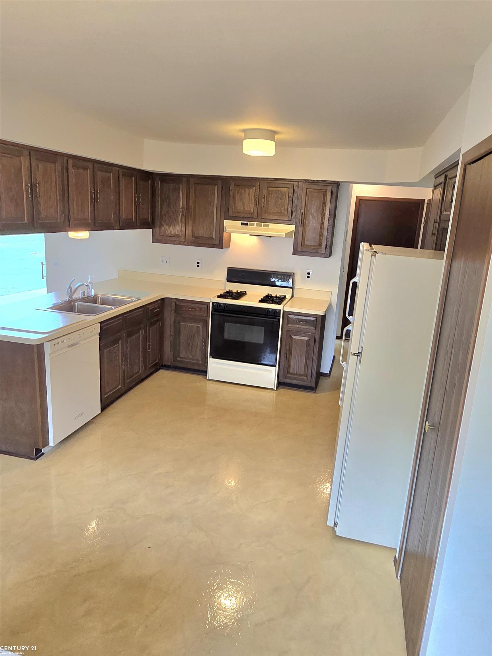 37742 Evergreen Dr Drive