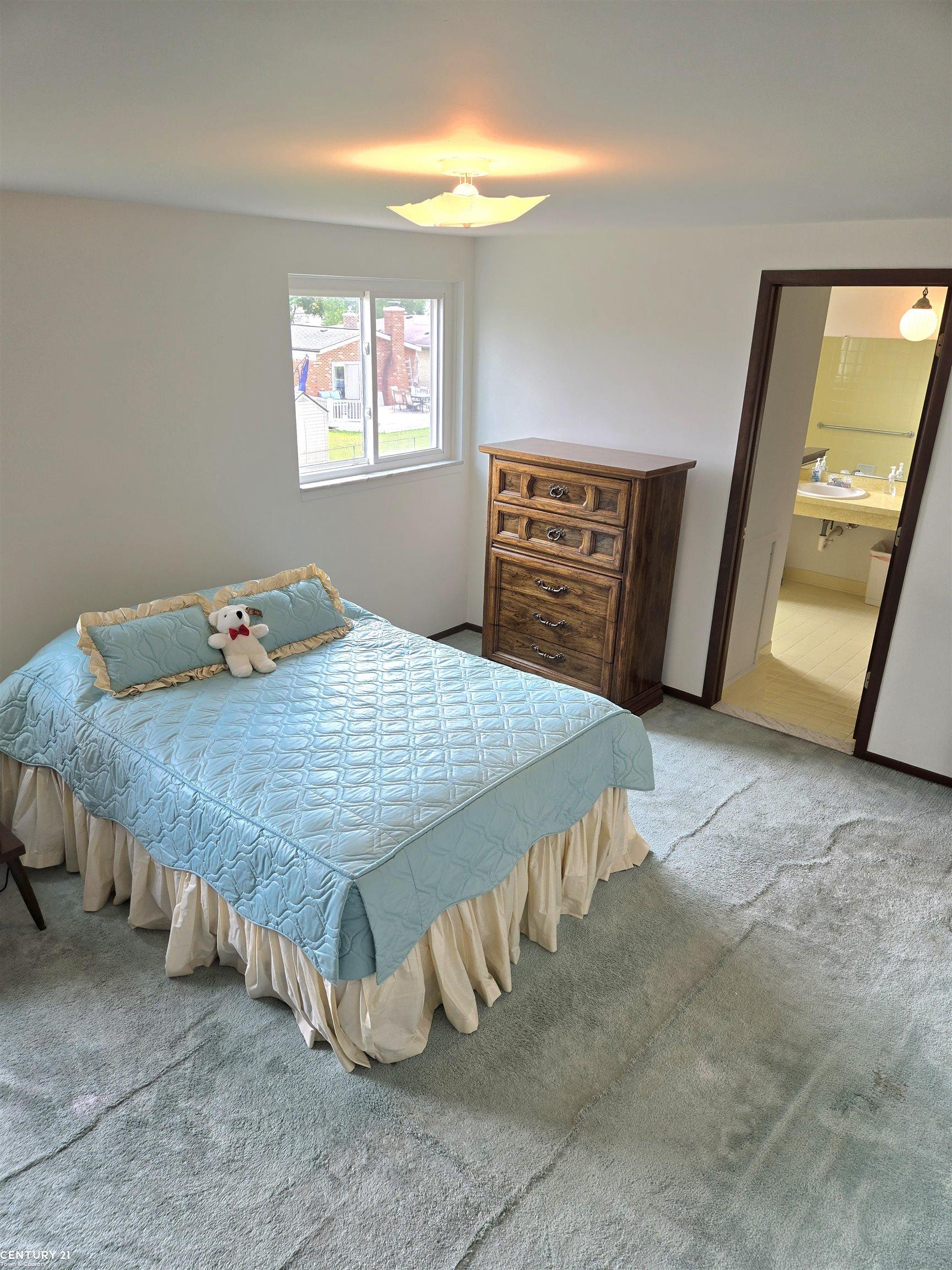 37742 Evergreen Dr Drive