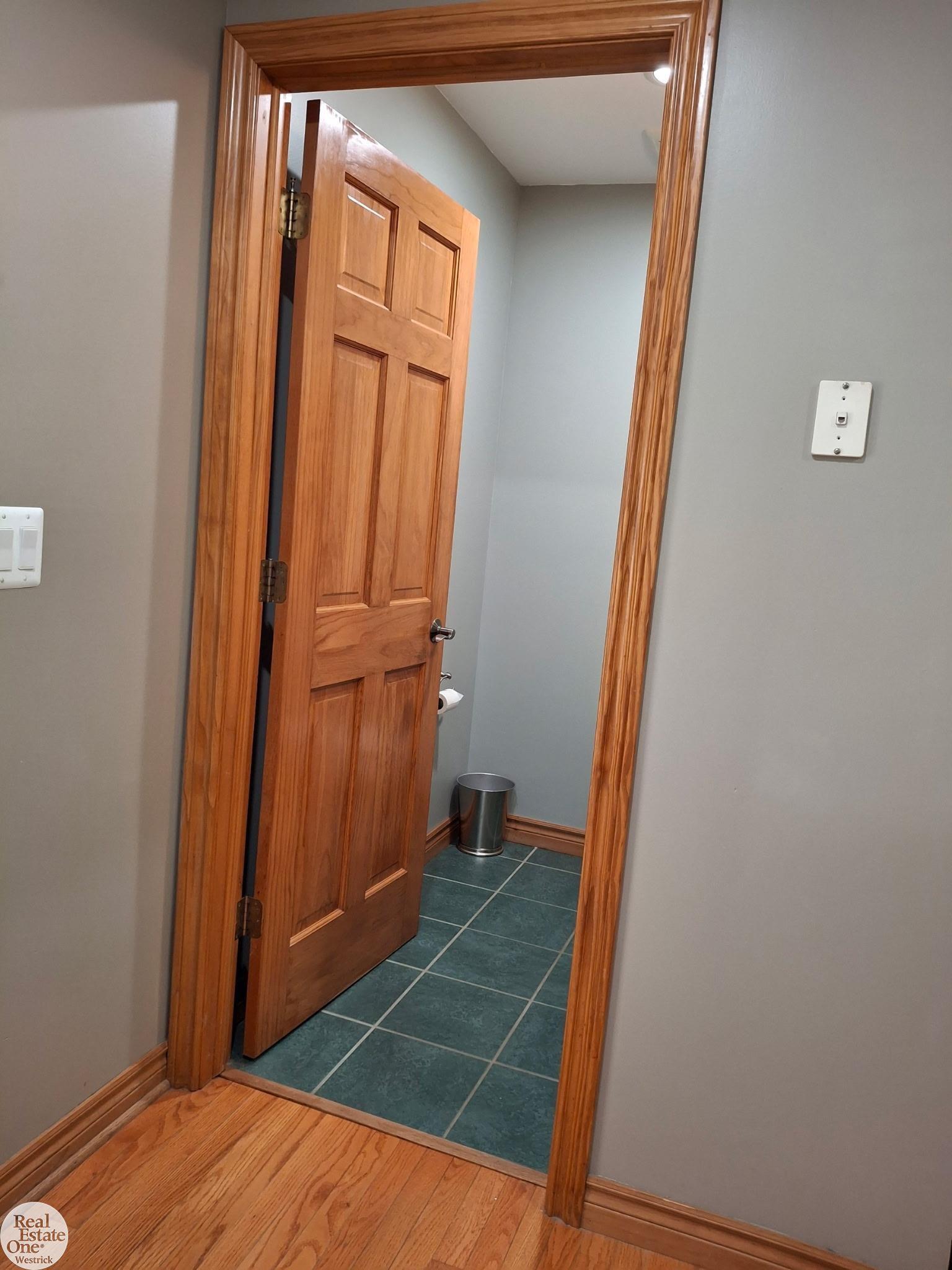 5746 Roberts Road