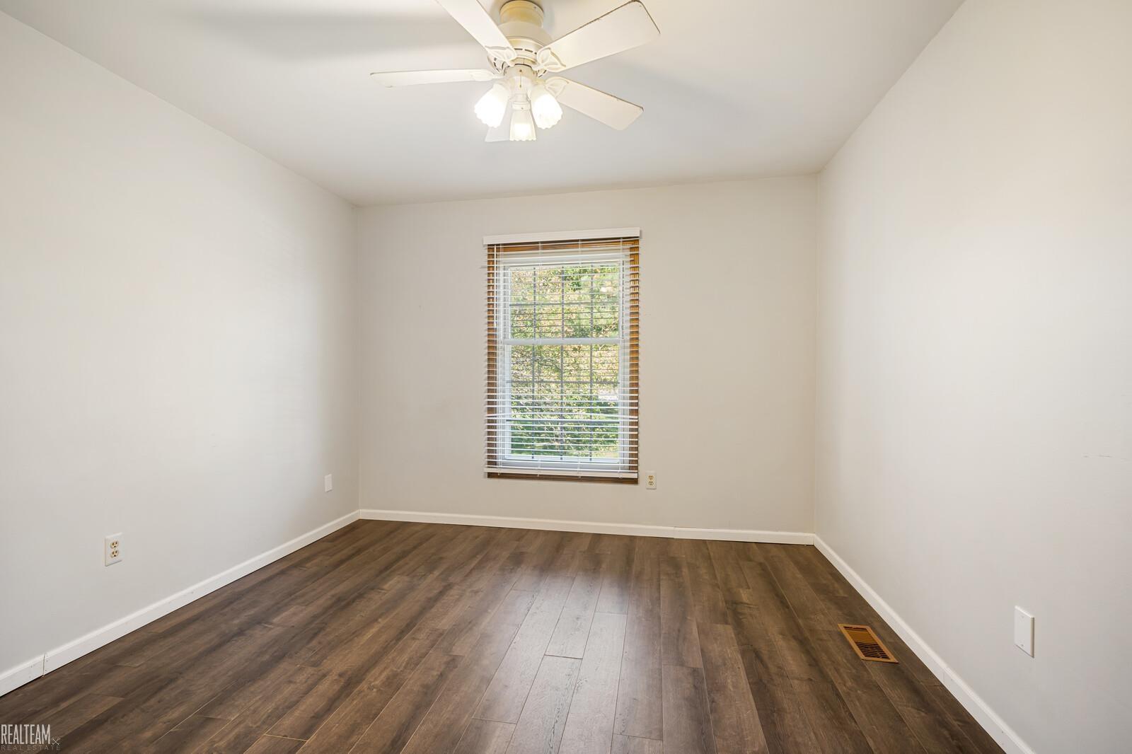 49453 Tarrytown Court