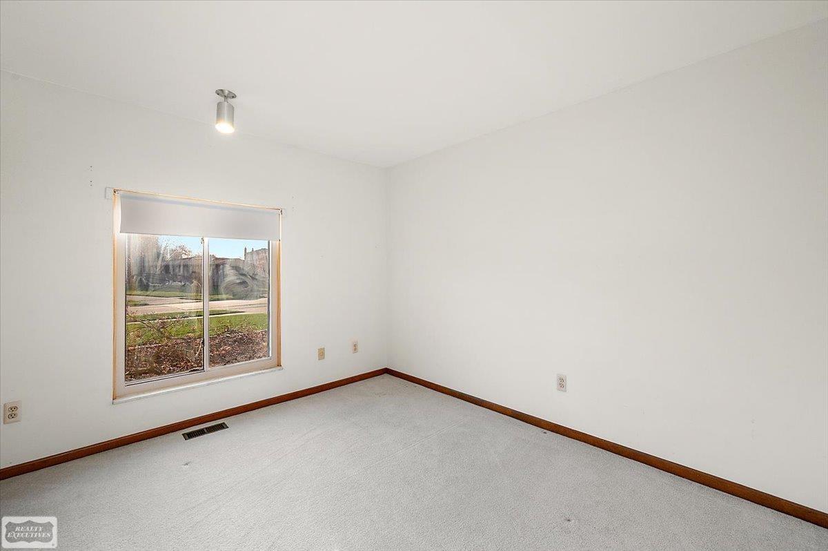 14315 Lakeshore Drive