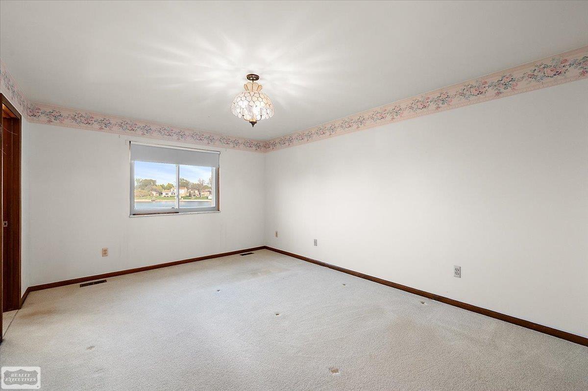 14315 Lakeshore Drive