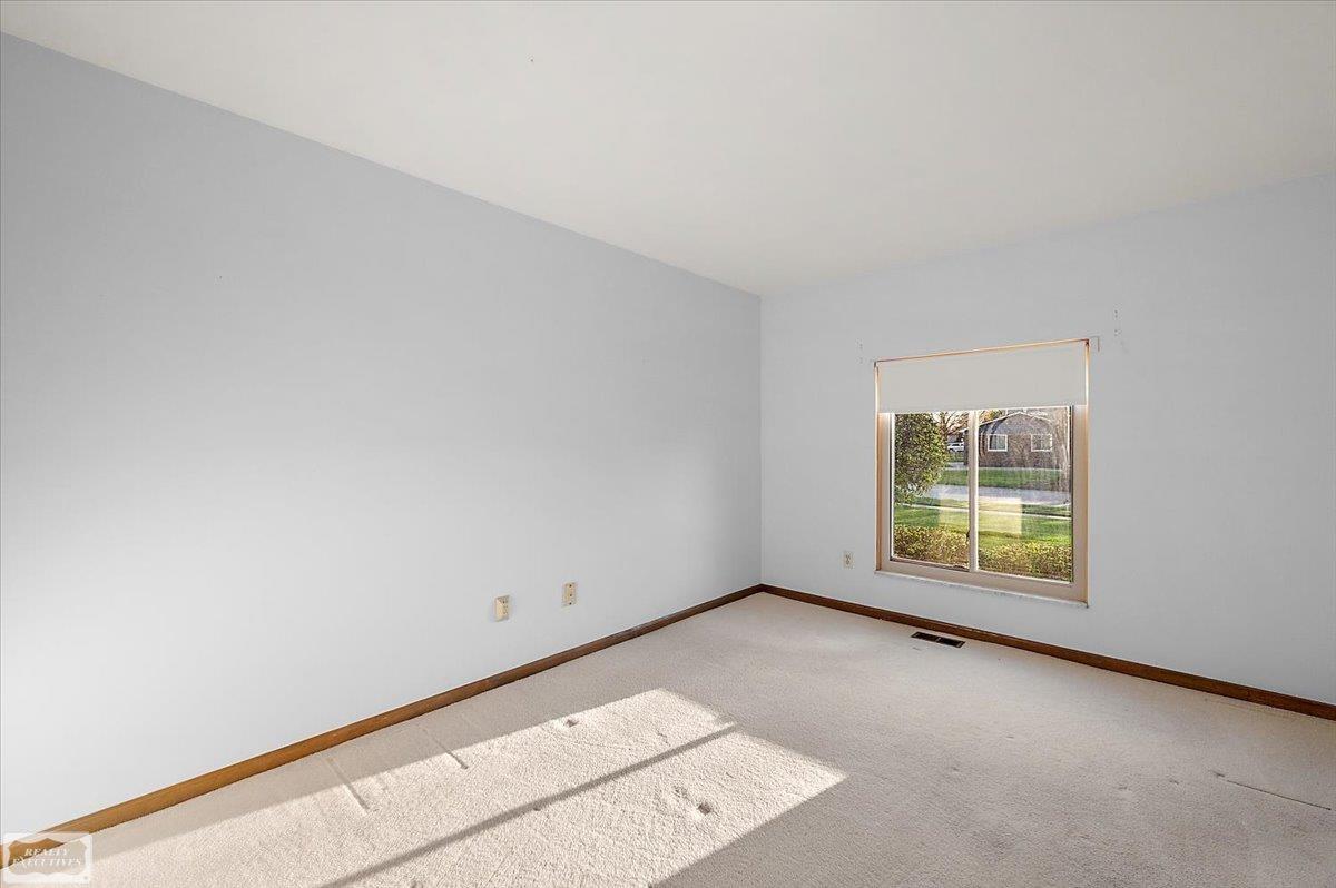 14315 Lakeshore Drive