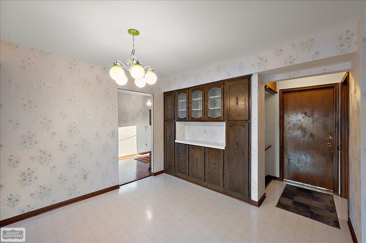 14315 Lakeshore Drive