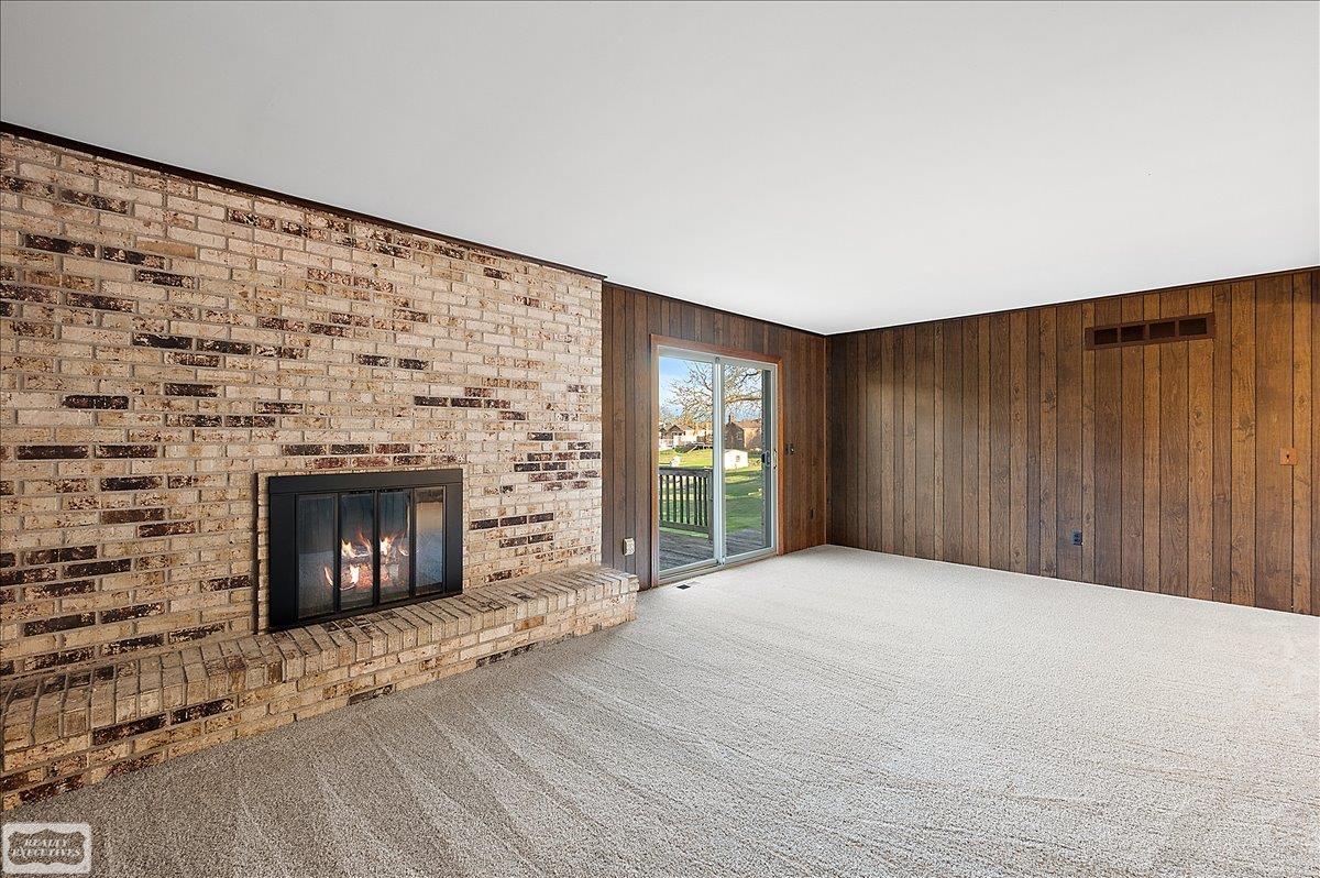 14315 Lakeshore Drive