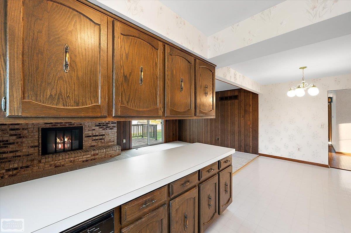 14315 Lakeshore Drive
