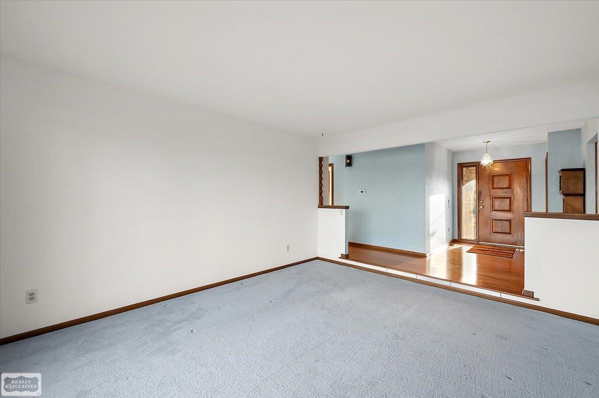 14315 Lakeshore Drive