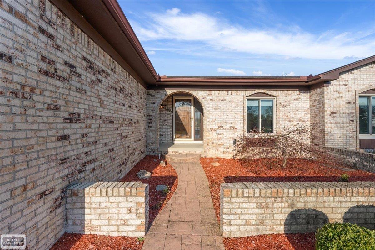 14315 Lakeshore Drive