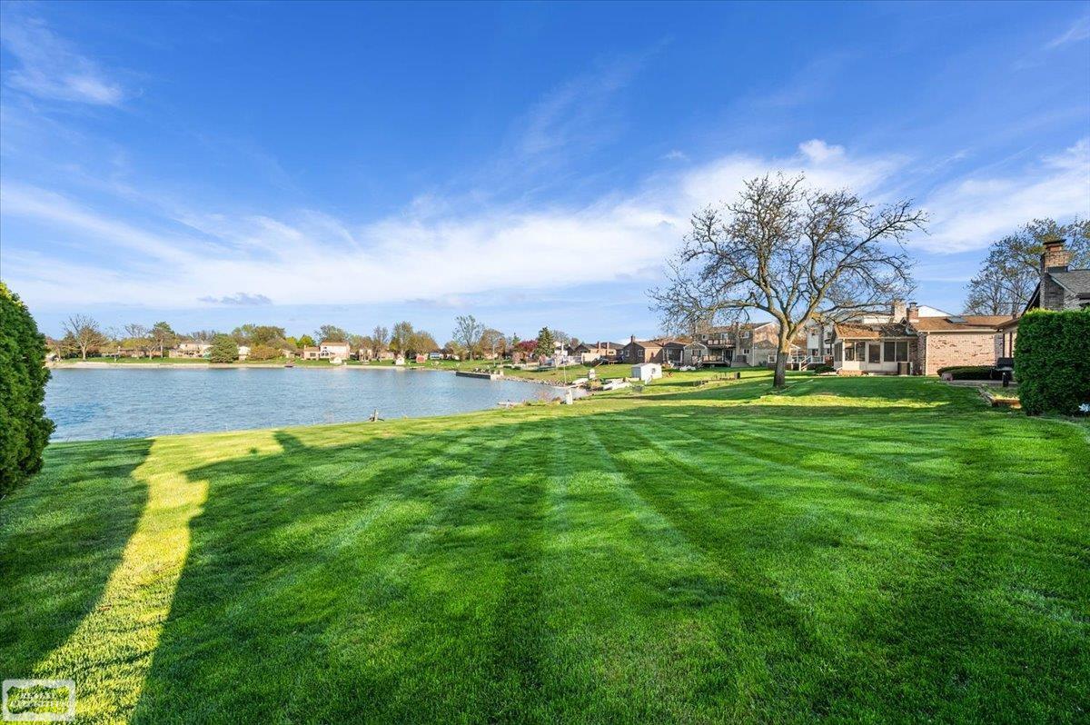 14315 Lakeshore Drive