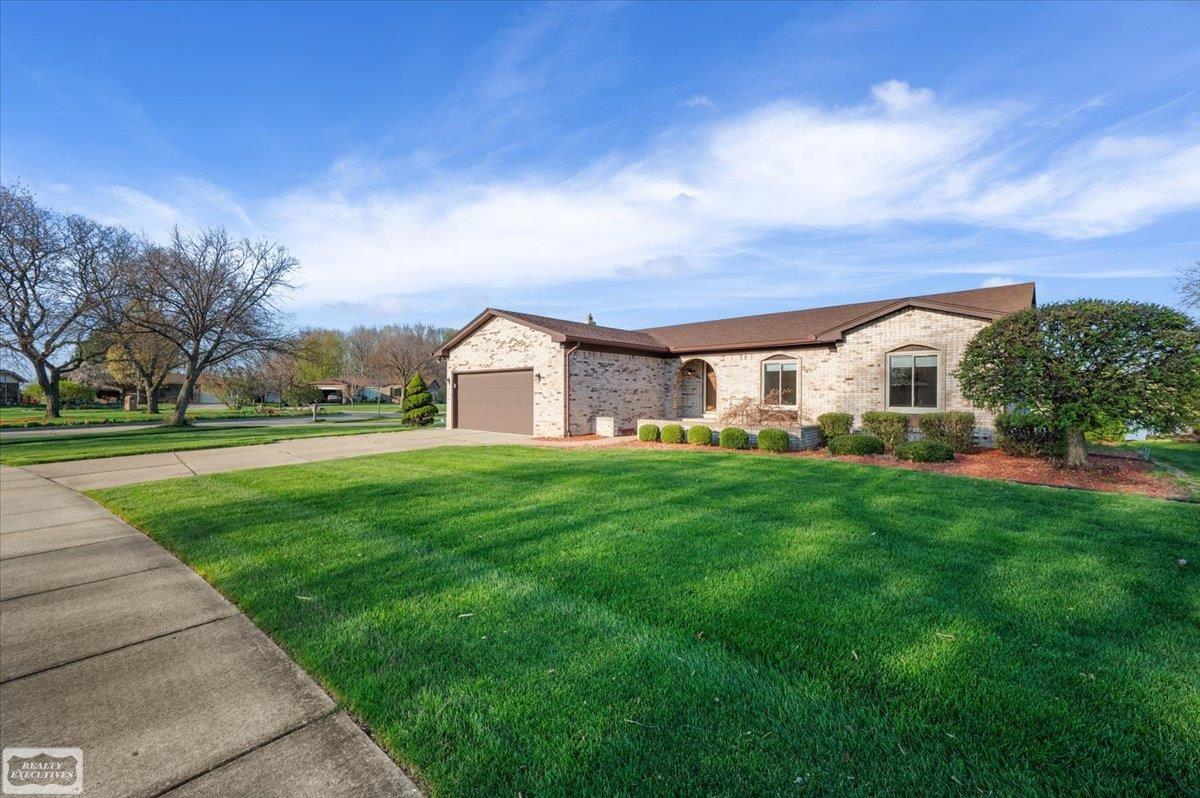 14315 Lakeshore Drive