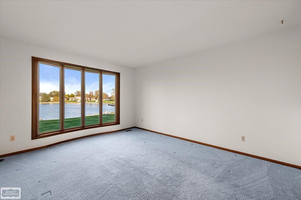 14315 Lakeshore Drive